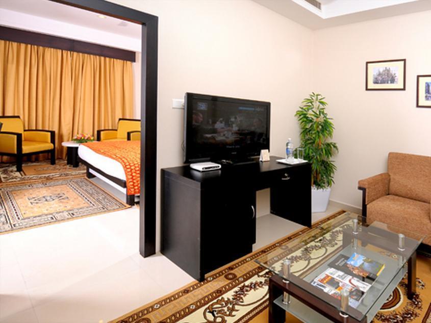 Hotel Excalibur Kottayam Exterior foto